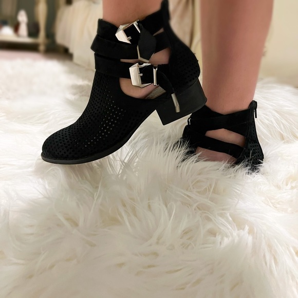 [Black] Jeffrey Campbell Everly Bootie in Black - Picture 11 of 15